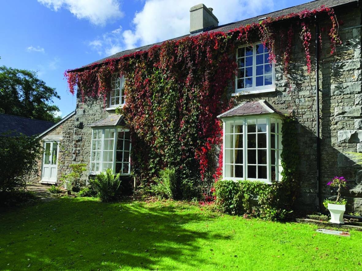 Pontyclerc Farm House Bed And Breakfast Ammanford Eksteriør bilde