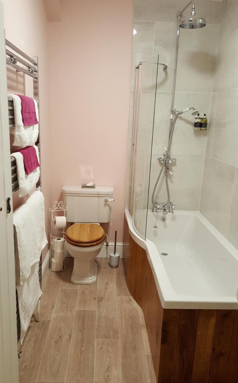 Pontyclerc Farm House Bed And Breakfast Ammanford Eksteriør bilde
