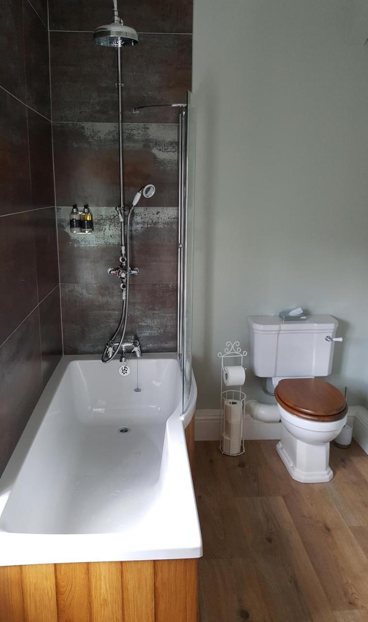 Pontyclerc Farm House Bed And Breakfast Ammanford Eksteriør bilde