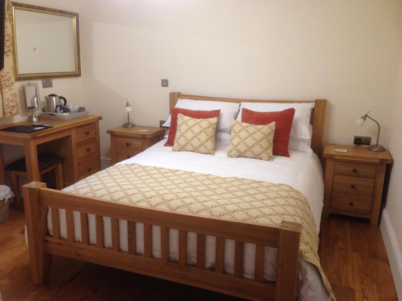 Pontyclerc Farm House Bed And Breakfast Ammanford Eksteriør bilde