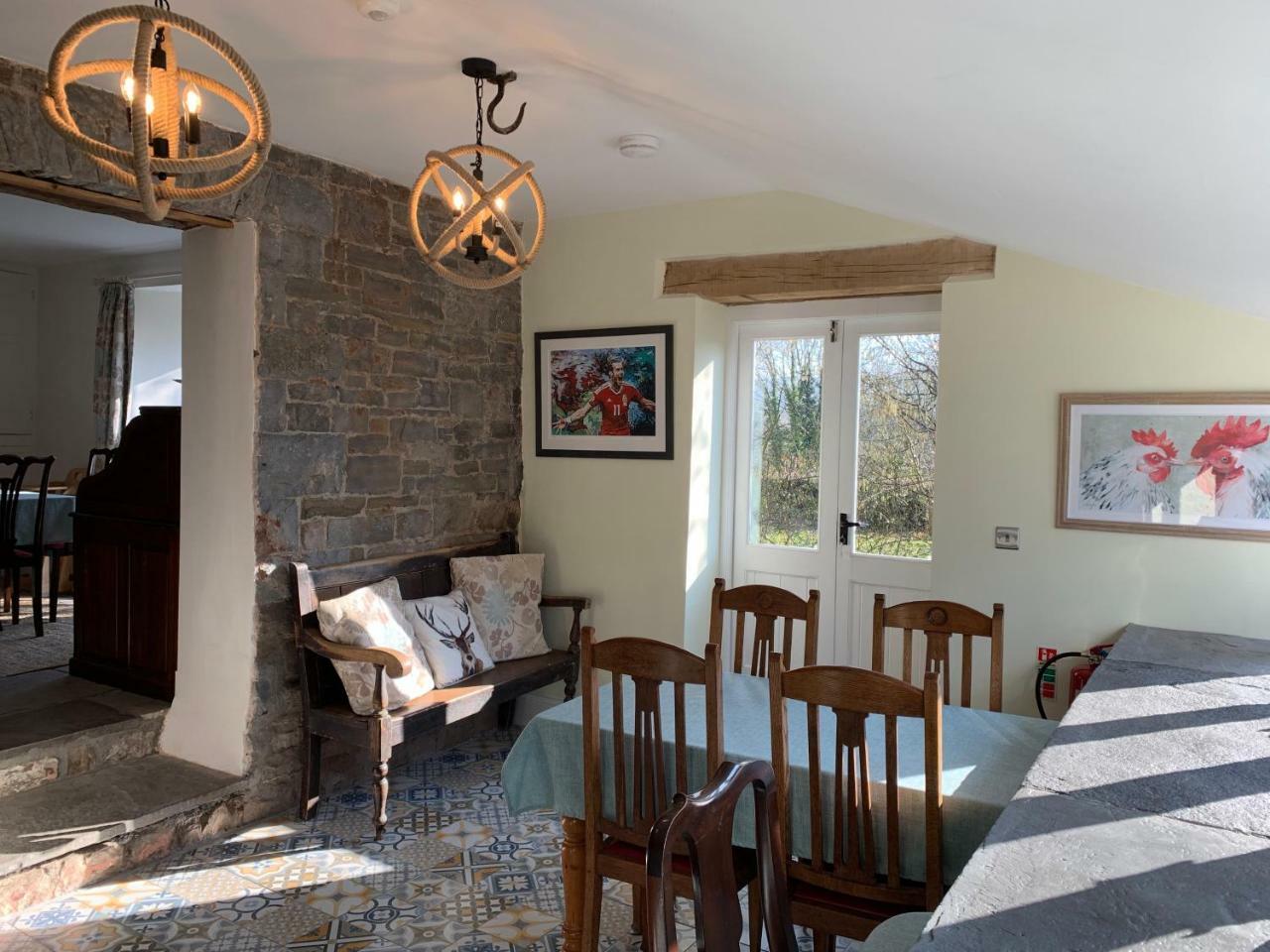 Pontyclerc Farm House Bed And Breakfast Ammanford Eksteriør bilde