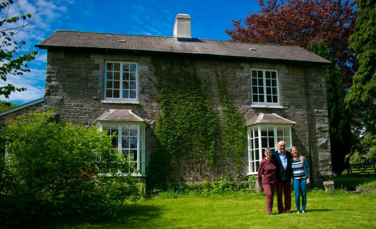 Pontyclerc Farm House Bed And Breakfast Ammanford Eksteriør bilde